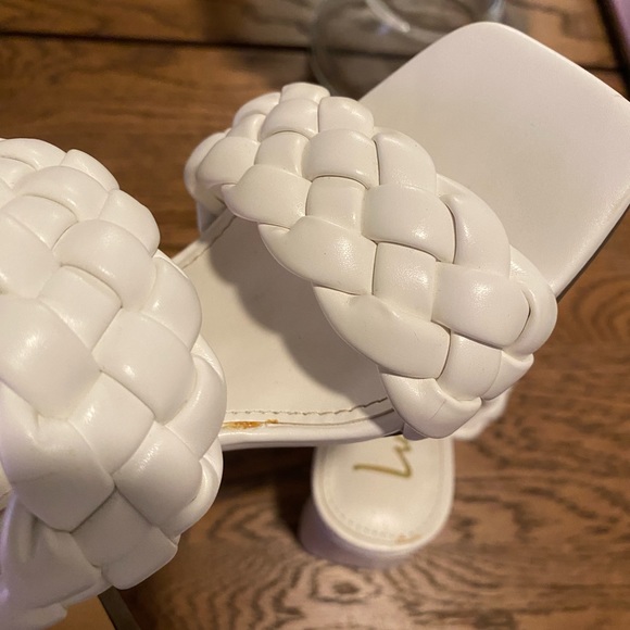 Lulu’s White Block Sandal Louella. Size 5 wear once - Picture 10 of 10